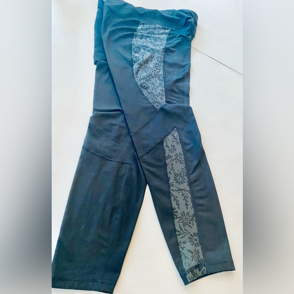 NWOT Black Avia Leggings size Large